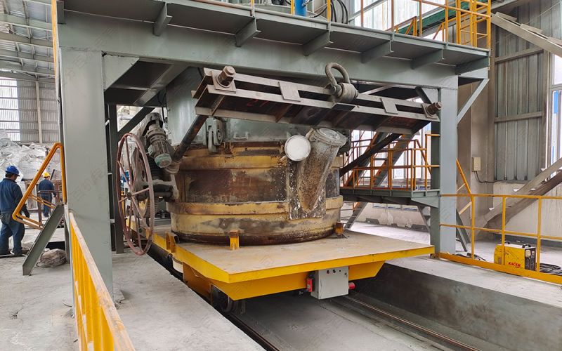 相對(duì)于無軌電動(dòng)平車，為什么冶煉鑄造行業(yè)更加傾向選擇使用有軌電動(dòng)平車