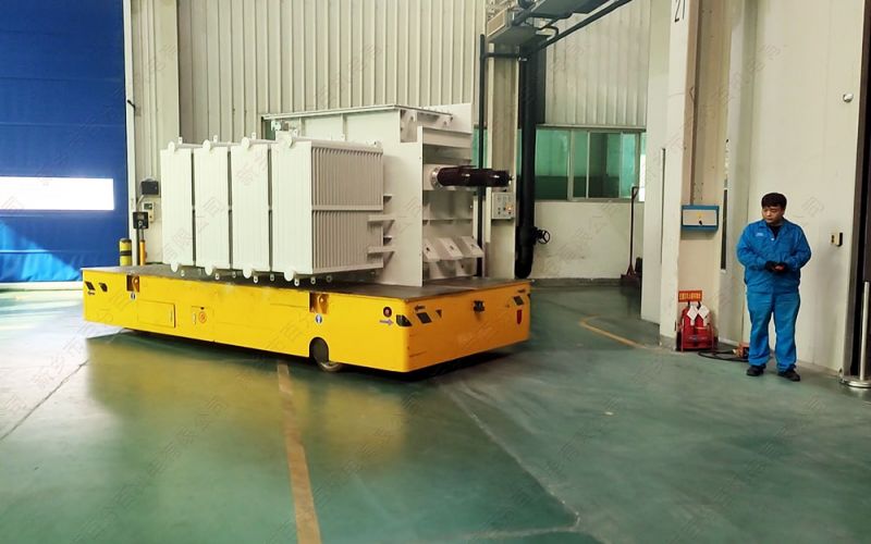 工廠內(nèi)部轉(zhuǎn)運革新：駕駛型電動平板車 vs. 遙控?zé)o軌平車，如何抉擇？